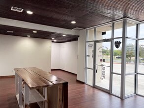 4447 Thousand Oaks, San Antonio, TX for sale Interior Photo- Image 2 of 8