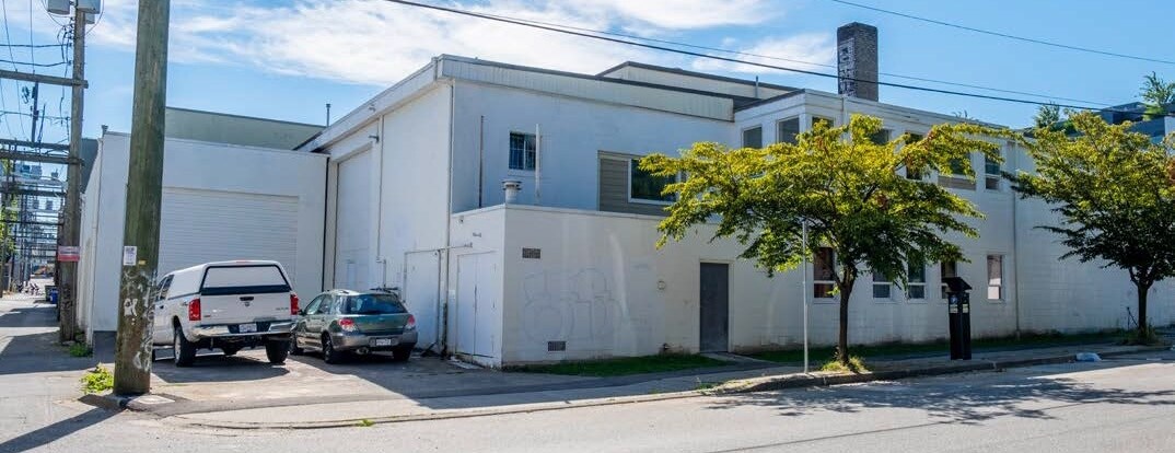 2060 Manitoba St, Vancouver, BC à vendre Photo du bâtiment- Image 1 de 1