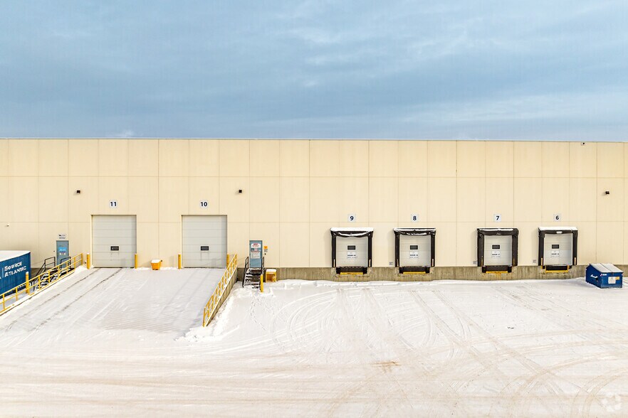5506-5538 48th St NW, Edmonton, AB for lease - Building Photo - Image 3 of 7