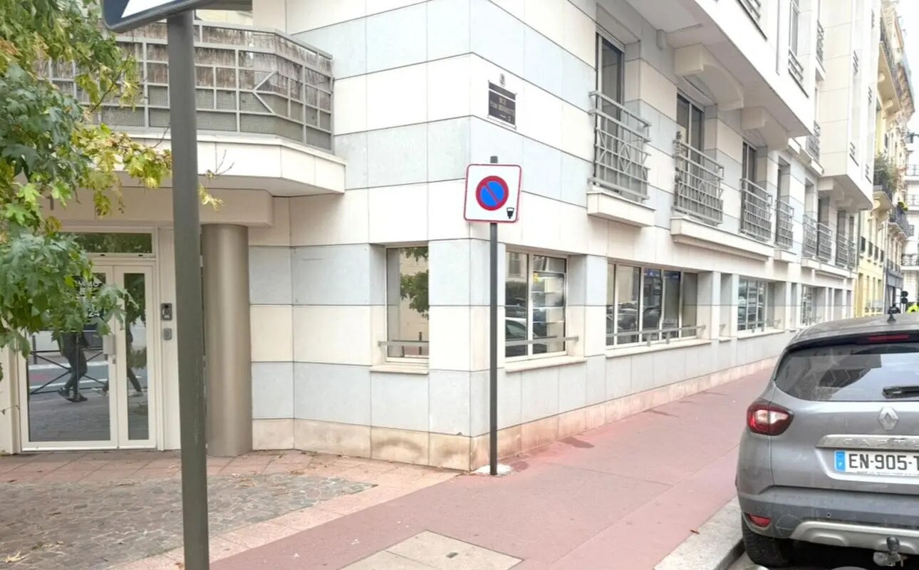 Retail in Levallois-Perret for sale Building Photo- Image 1 of 13