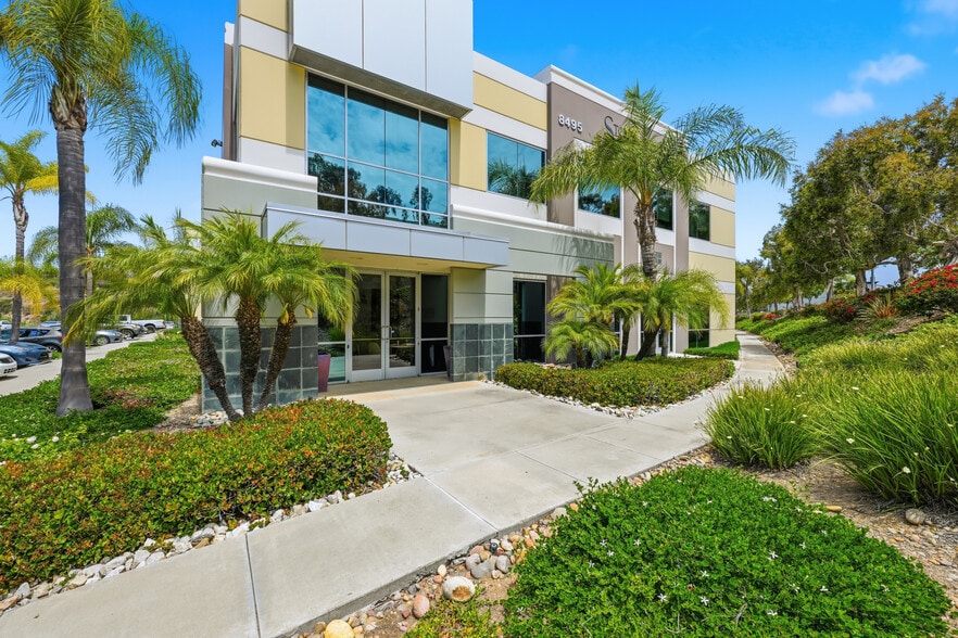 8495 Redwood Creek Ln, San Diego, CA for sale - Building Photo - Image 3 of 55