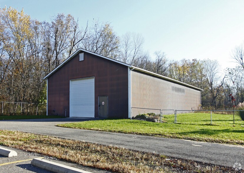 8648 Waynesburg Dr SE, Waynesburg, OH for lease - Primary Photo - Image 1 of 5