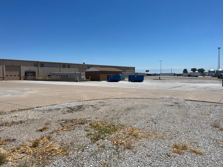 163 Iowa 80 Rd, Walcott, IA for lease - Building Photo - Image 2 of 3