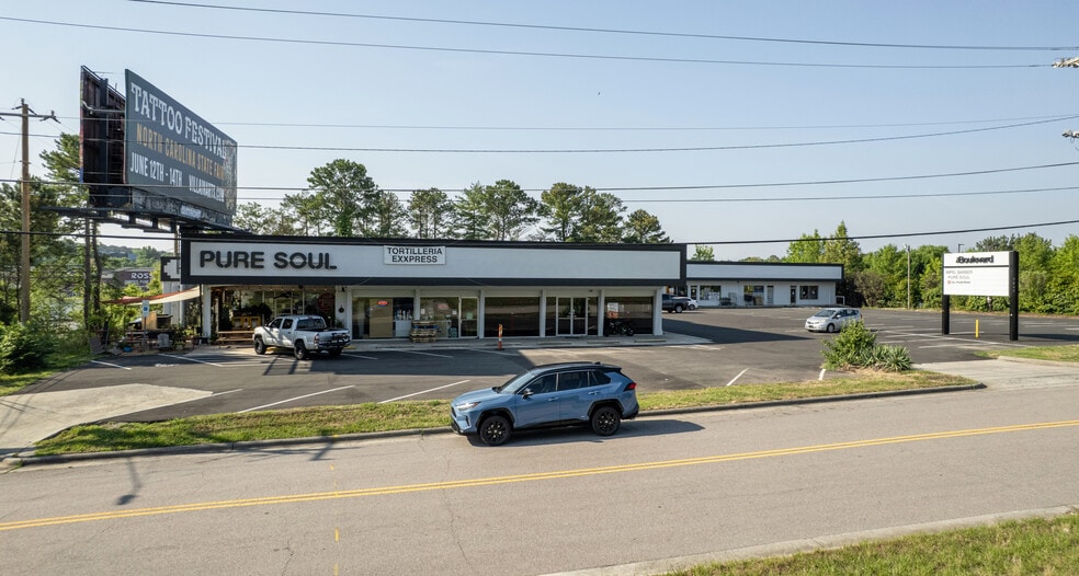 4142 Durham Chapel Hill Blvd, Durham, NC for lease - Building Photo - Image 2 of 14