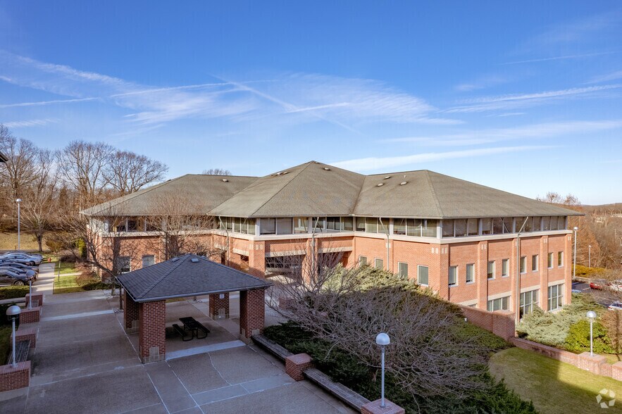 300 Centerville Rd, Warwick, RI à louer - Photo du bâtiment - Image 2 de 6
