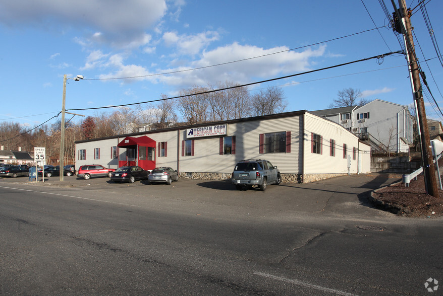 2095 S Main St, Waterbury, CT for lease - Primary Photo - Image 1 of 9