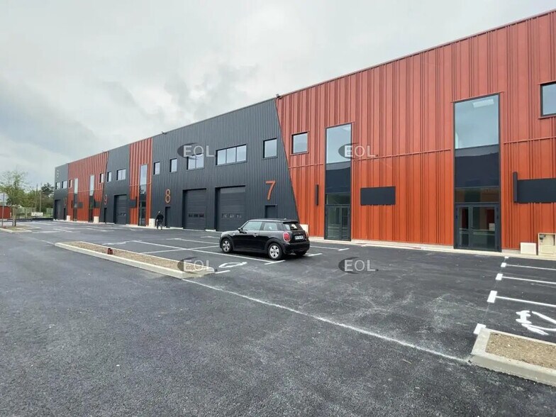 Industriel dans SAINT-OUEN-L'AUMONE à louer - Photo du bâtiment - Image 1 de 19