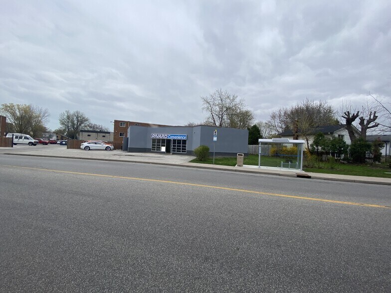2496 Rivard Av, Windsor, ON for sale - Primary Photo - Image 1 of 1