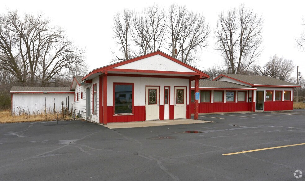 701 W Highway 212, Montevideo, MN for lease - Building Photo - Image 2 of 4