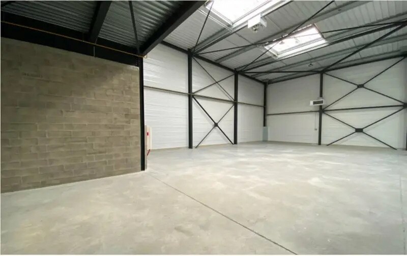 Flex in Persan for sale Building Photo- Image 1 of 18