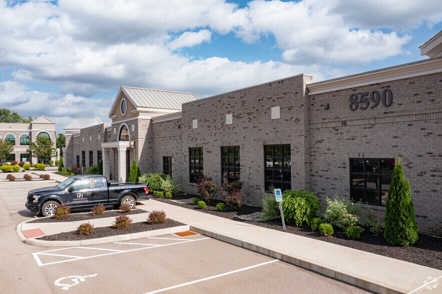 8590 Yankee St, Dayton, OH à louer - Photo du bâtiment - Image 3 de 4