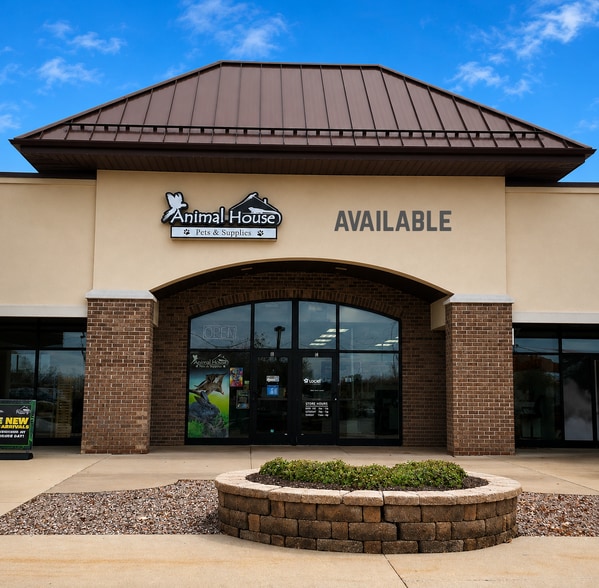 325 Bay View Rd, Mukwonago, WI for lease - Building Photo - Image 2 of 6