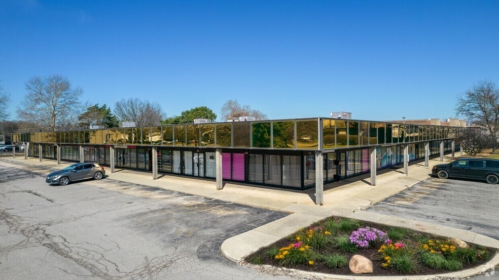 6042-6066 Channingway Blvd, Columbus, OH à louer - Photo du bâtiment - Image 2 de 10