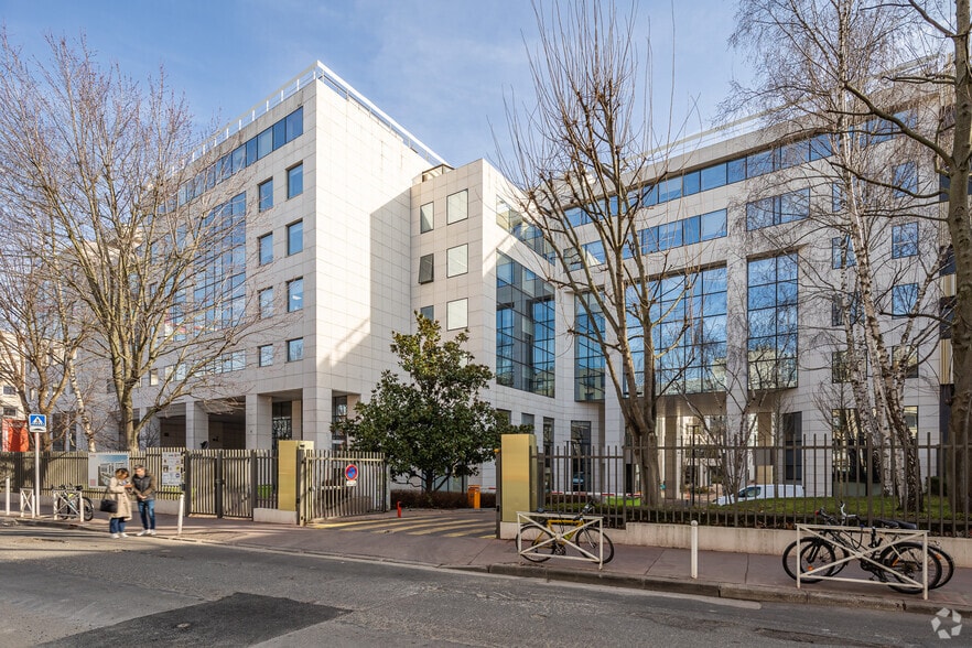 11-19 Rue De La Vanne, Montrouge à louer - Photo principale - Image 1 de 4