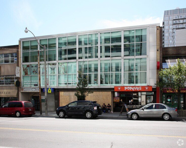 181 Eglinton Ave E, Toronto, ON à louer - Photo du bâtiment - Image 3 de 4