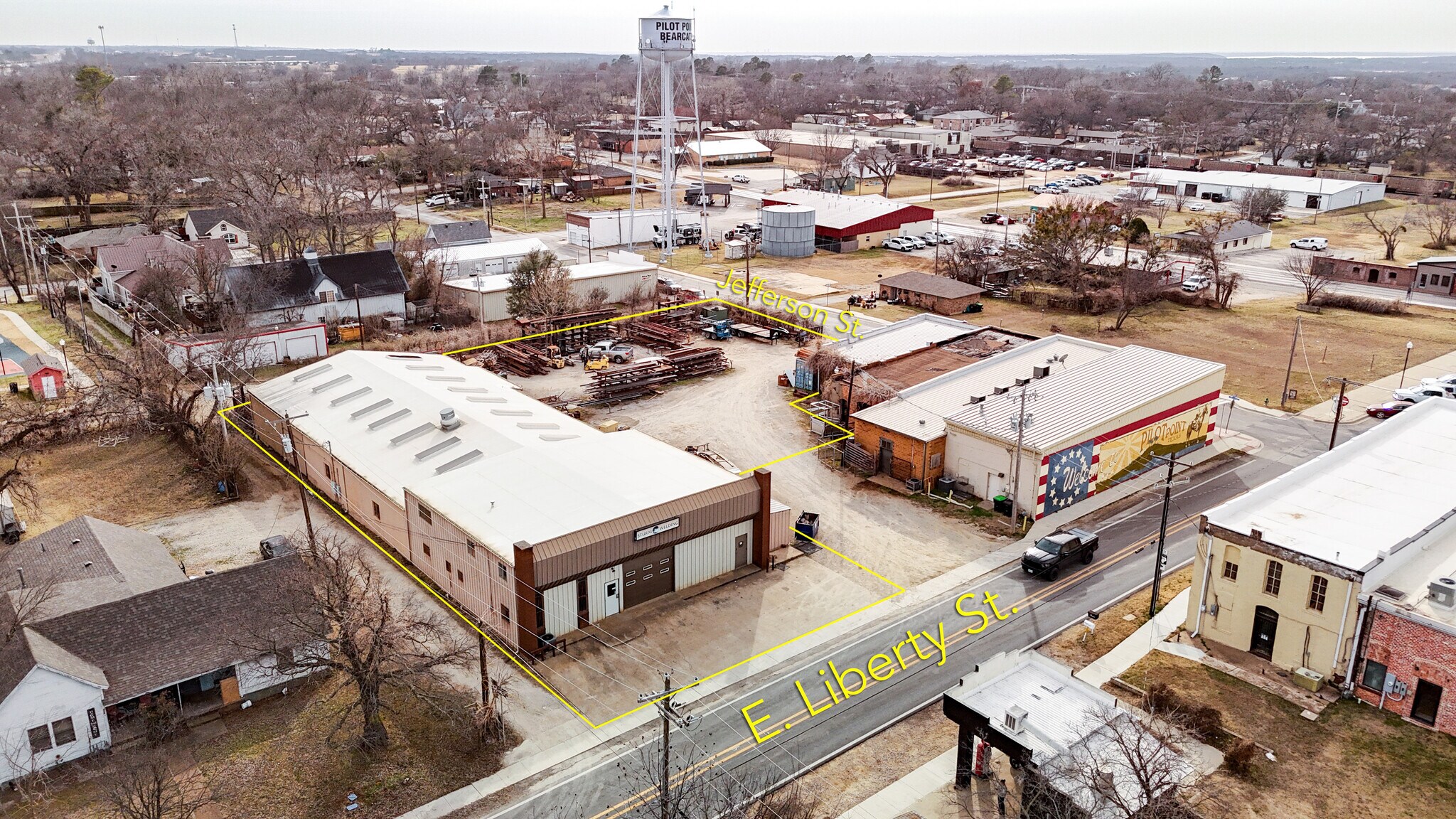 111 E Liberty St, Pilot Point, TX for sale Primary Photo- Image 1 of 32