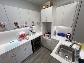 115 Crescent Commons Dr, Cary, NC for lease Interior Photo- Image 2 of 18