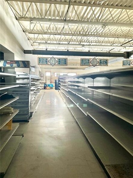 109 E Saltwork St, Elderton, PA for sale - Building Photo - Image 3 of 10