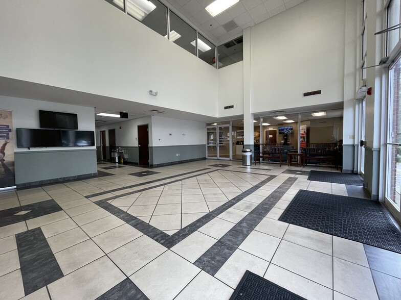 4340 W Newberry Rd, Gainesville, FL for lease - Building Photo - Image 2 of 15