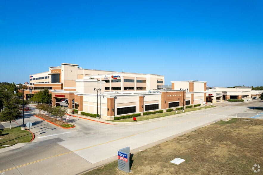 500 W Main St, Lewisville, TX à louer - Photo du bâtiment - Image 2 de 6