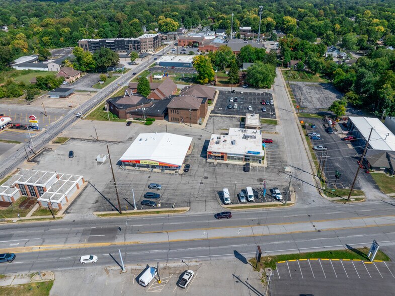 7021-7025 S Madison Ave, Indianapolis, IN à vendre - Photo du bâtiment - Image 2 de 4