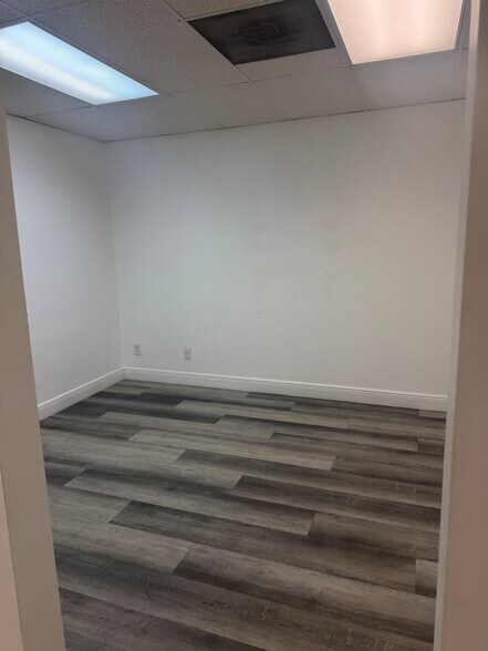 3908 N 29th Ave, Hollywood, FL à louer - Photo intérieure - Image 3 de 13