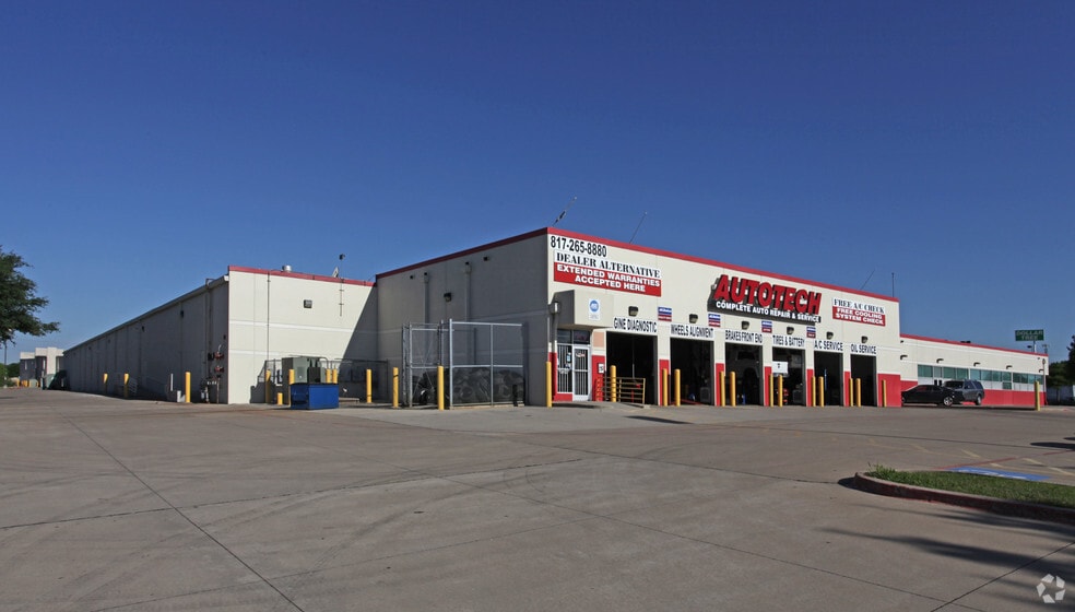 2540 E Pioneer Pkwy, Arlington, TX à louer - Photo du bâtiment - Image 3 de 11