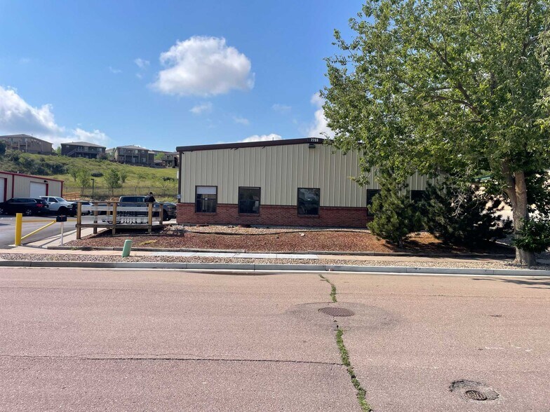 2235 Spectra Dr, Colorado Springs, CO à vendre - Photo du bâtiment - Image 2 de 8