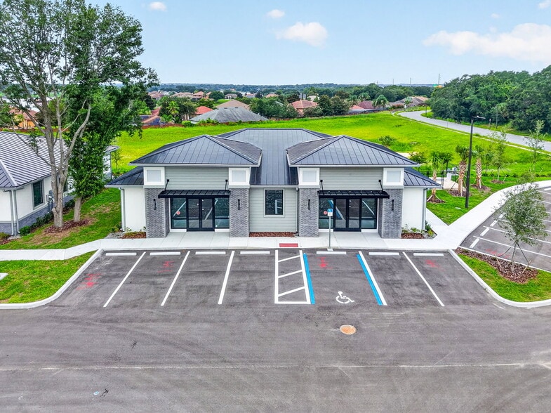 154 Southern Railway Cir, Oakland, FL for lease - Building Photo - Image 1 of 8
