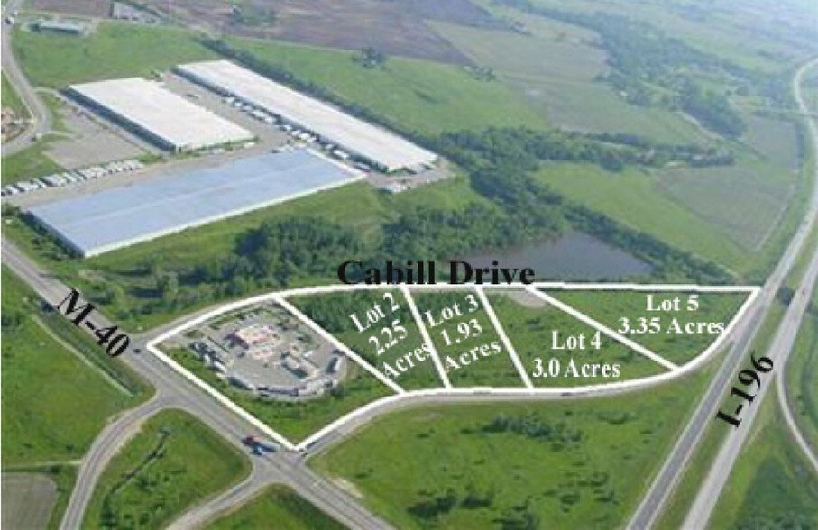 842 Cabill Dr, Holland, MI à vendre - Photo du bâtiment - Image 2 de 7