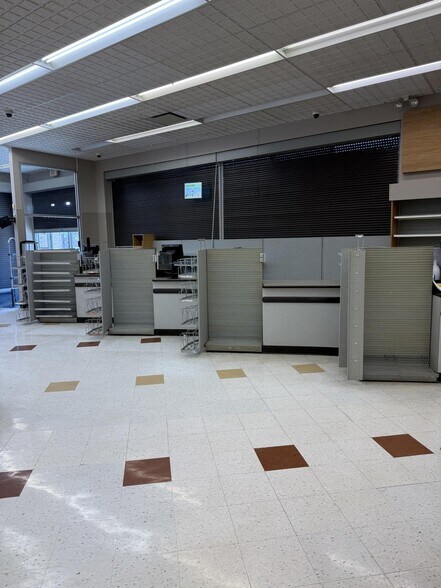 811 E State St, Sharon, PA à vendre - Photo intérieure - Image 3 de 6