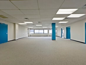 530 Beacon Pky W, Birmingham, AL for lease Interior Photo- Image 2 of 12