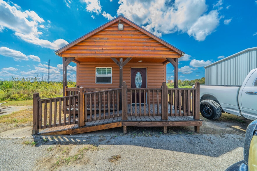 812 S Parkway Dr, Alvarado, TX for lease - Building Photo - Image 1 of 3