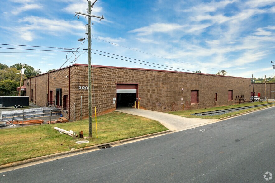 3000 Planters Pl, Charlotte, NC for lease - Building Photo - Image 2 of 10
