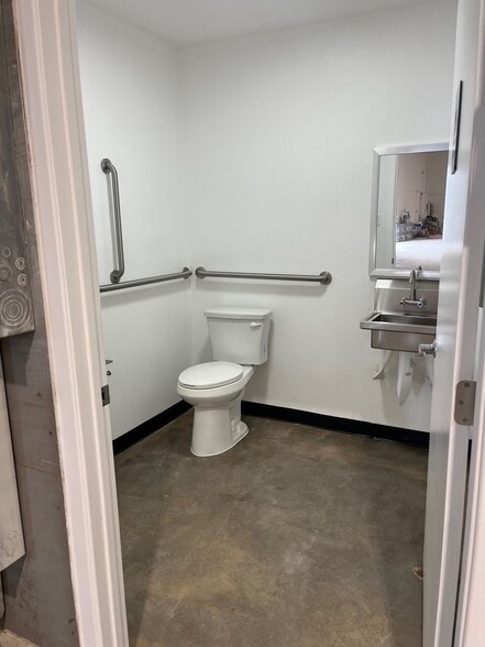 11830 Wakeman St, Santa Fe Springs, CA for sale - Building Photo - Image 2 of 11