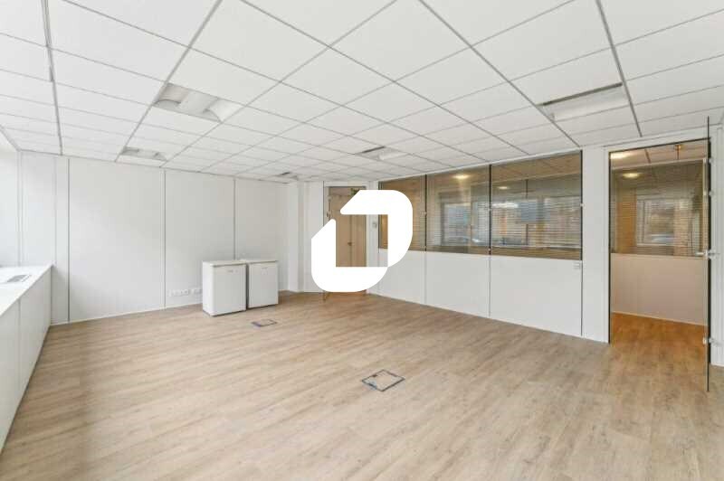 40 Rue Jacques Ibert, Levallois-Perret à louer - Photo intérieure - Image 3 de 11