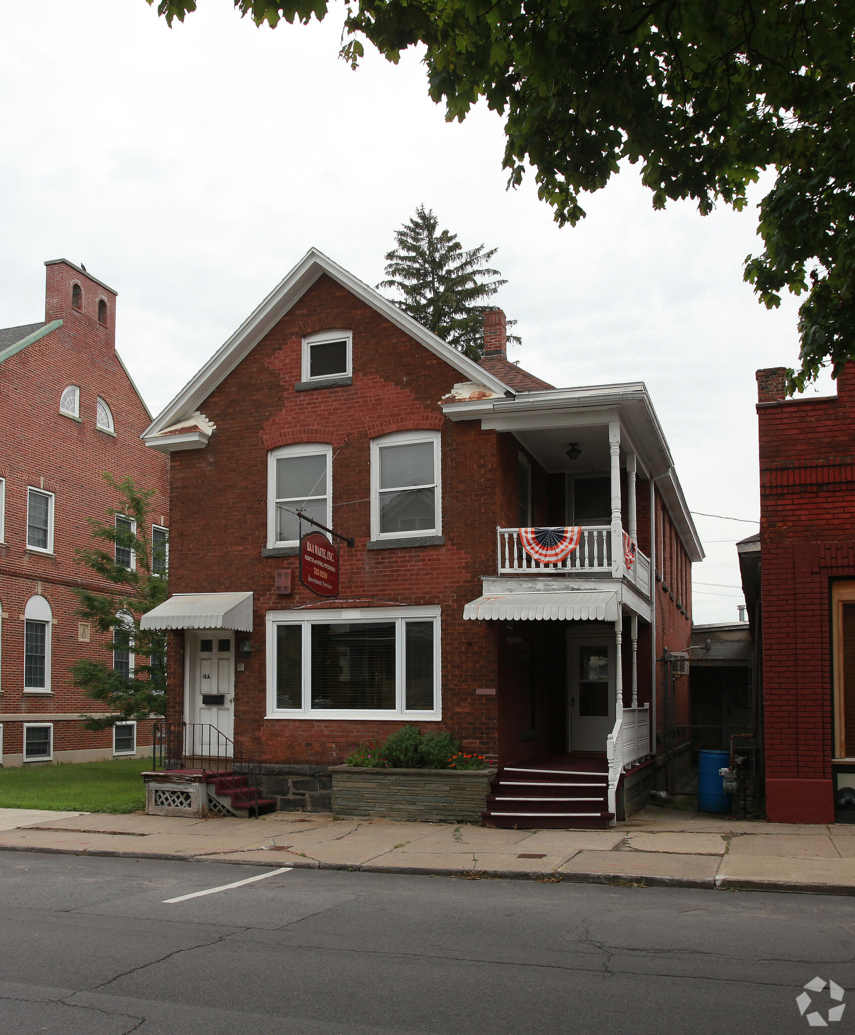 18 N Perry St, Johnstown, NY à vendre Photo principale- Image 1 de 1