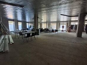 Commerce de détail dans 50-52 London Rd, Brentford à louer Photo intérieure- Image 1 de 2