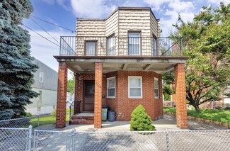 Plus de détails pour 6715 52nd Ave, Maspeth, NY - Multi-résidentiel à vendre