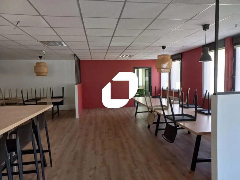 Office in VILLENEUVE-D'ASCQ for lease - Interior Photo - Image 2 of 13