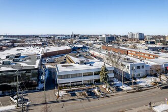 5415 Rue Paré, Mt Royal, QC - Aérien  Vue de la carte