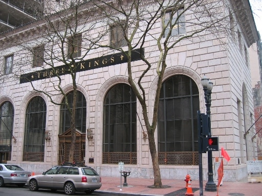 320 SW 6th Ave, Portland, OR for lease - Building Photo - Image 2 of 9