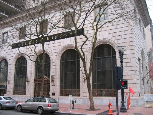 320 SW 6th Ave, Portland, OR à louer - Photo du bâtiment - Image 2 de 9