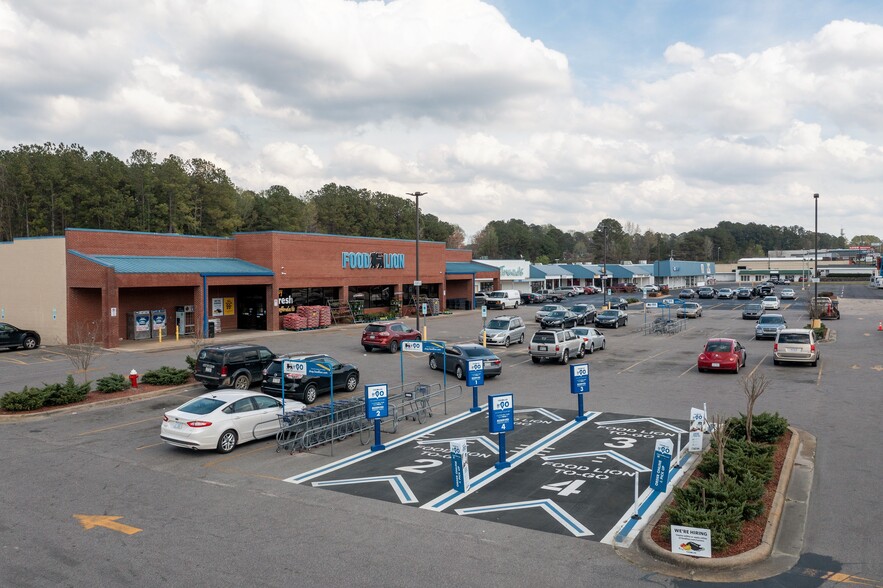 481 E Broad Ave, Rockingham, NC for lease - Building Photo - Image 1 of 9