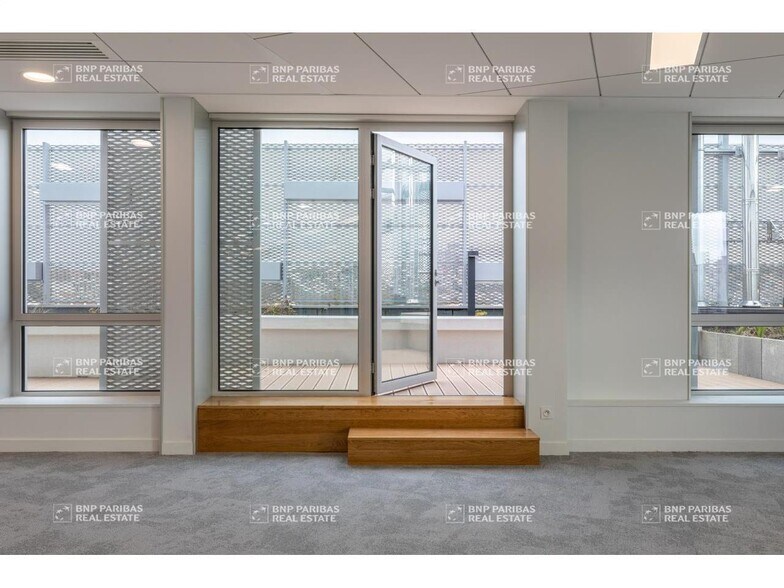 Office in Cachan for lease - Building Photo - Image 3 of 15