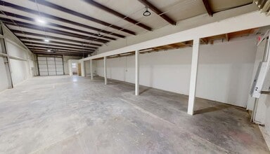 1601 Acorn Dr, Rogers, AR for lease Interior Photo- Image 2 of 5
