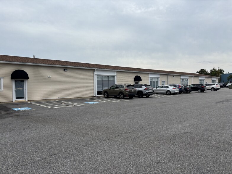 204 S Meadow Rd, Plymouth, MA for lease - Primary Photo - Image 1 of 3