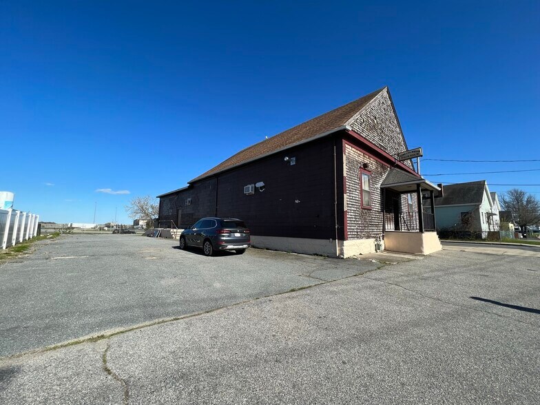 418 S Front St, New Bedford, MA for sale - Building Photo - Image 2 of 22