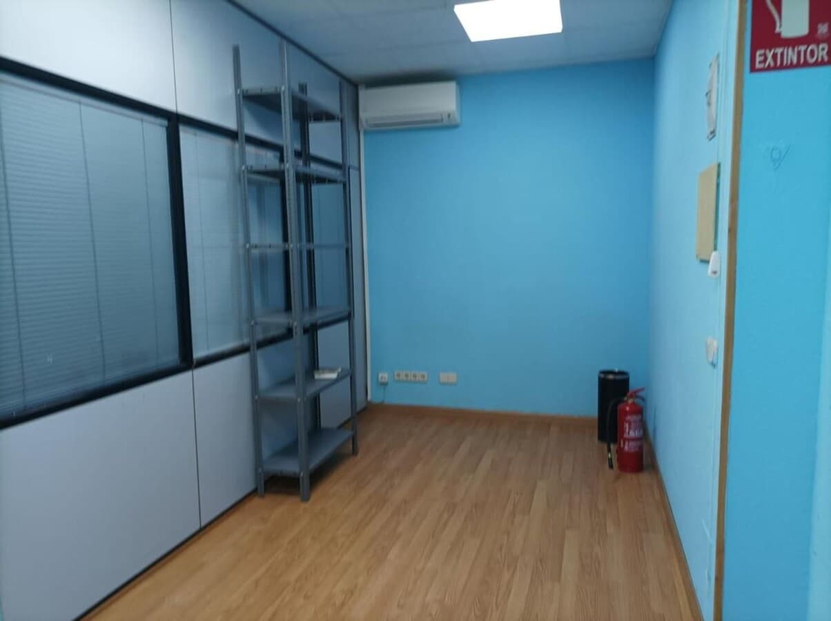 Madrid, MAD 28044 - Unit 1 -  - Interior Photo - Image 1 of 5