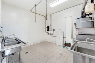 4500-4506 Inglewood Blvd, Los Angeles, CA for lease Interior Photo- Image 2 of 4